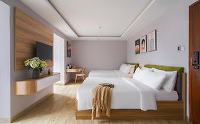 Nature Hotel - Win Happy